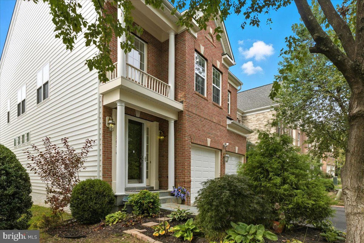 16216 Radburn Street photo 50