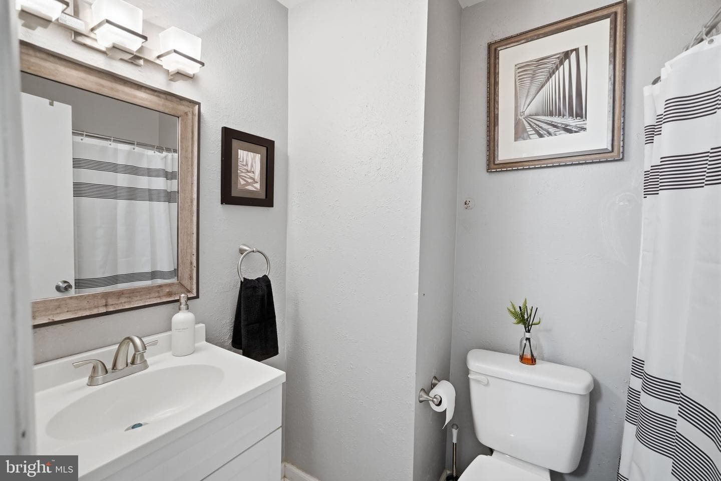 14835 Emberdale Drive photo 17