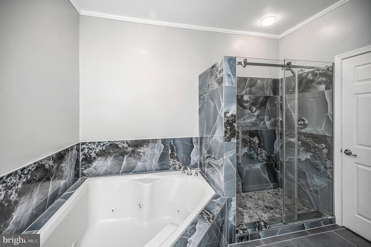 15057 Leicestershire Street photo 21
