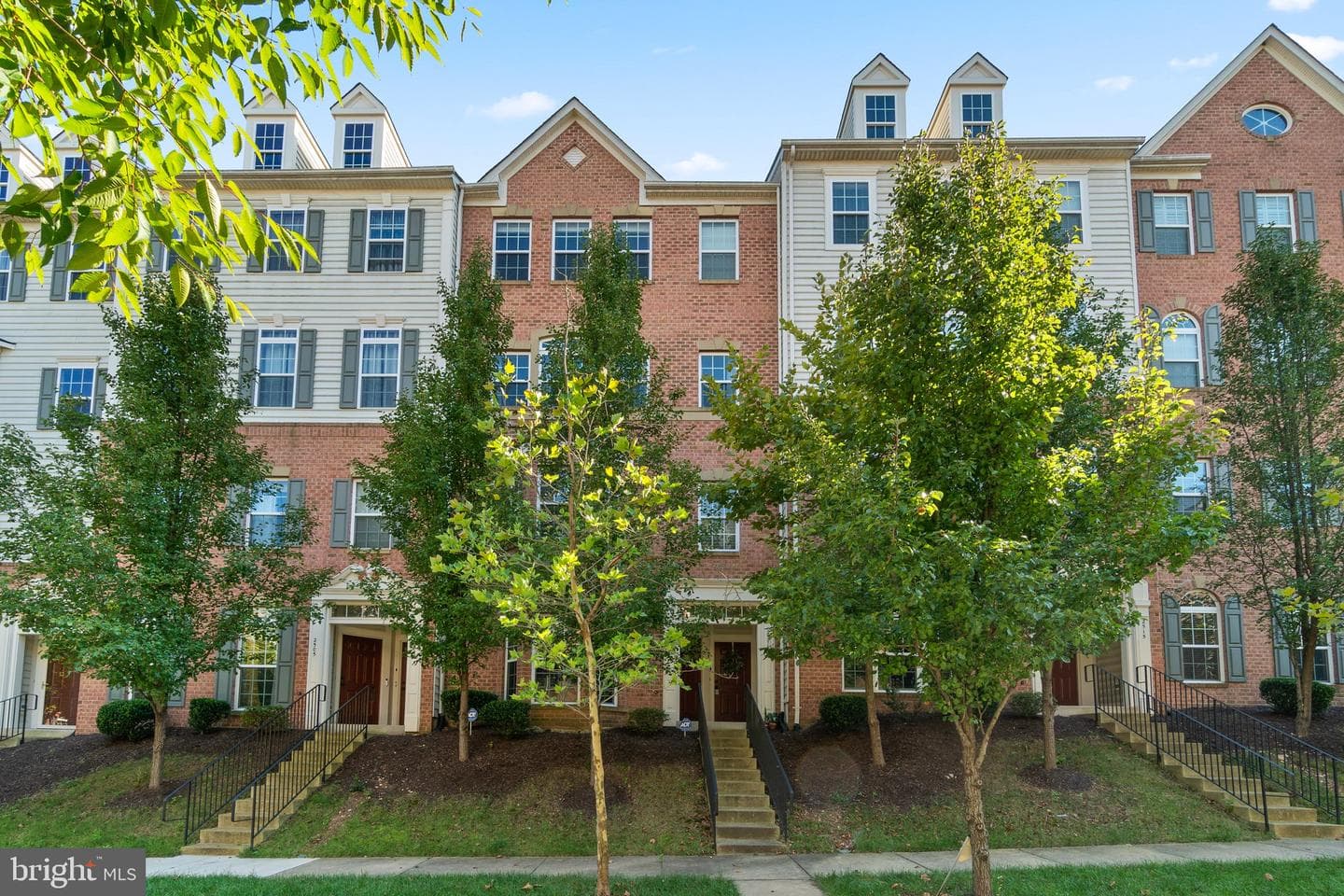 2511 Eastbourne Drive