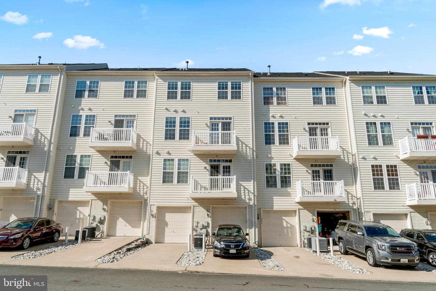 2511 Eastbourne Drive photo 22