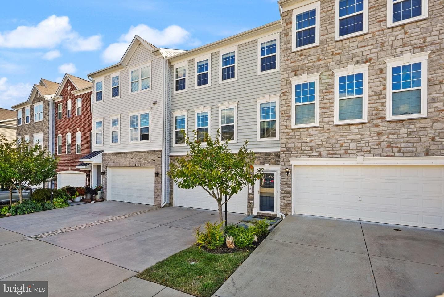 6851 Bryson Circle photo 2