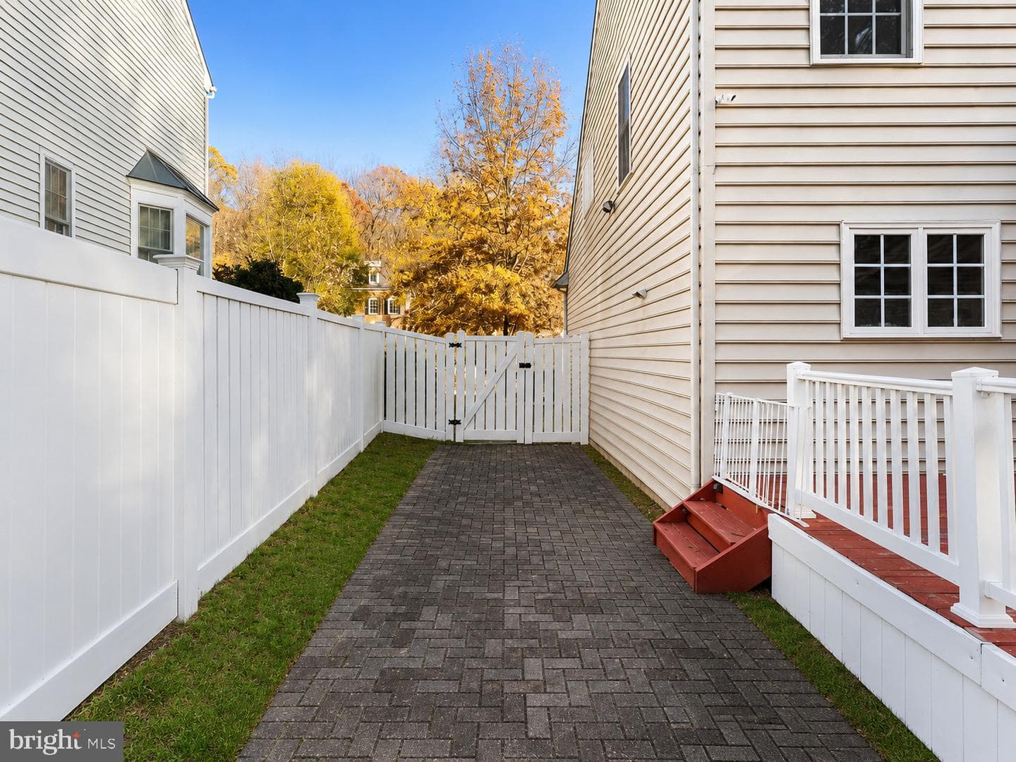 16492 Hayes Lane photo 37