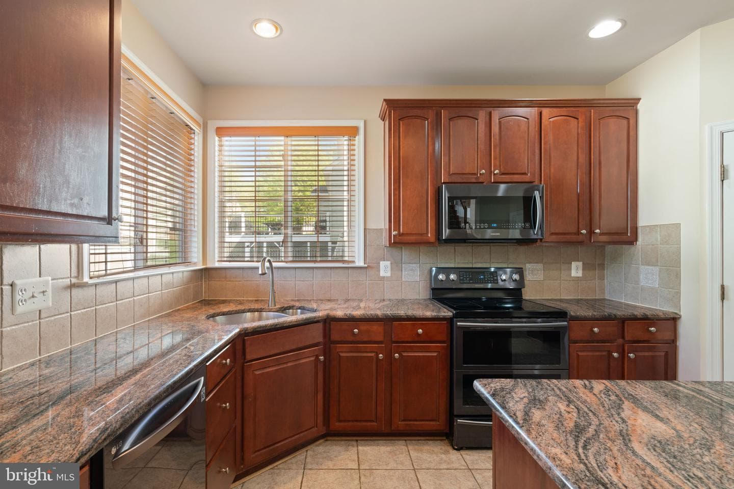 5072 Two Chimneys Court photo 13