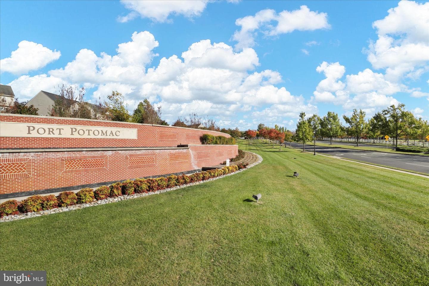 16603 Space More Circle photo 85