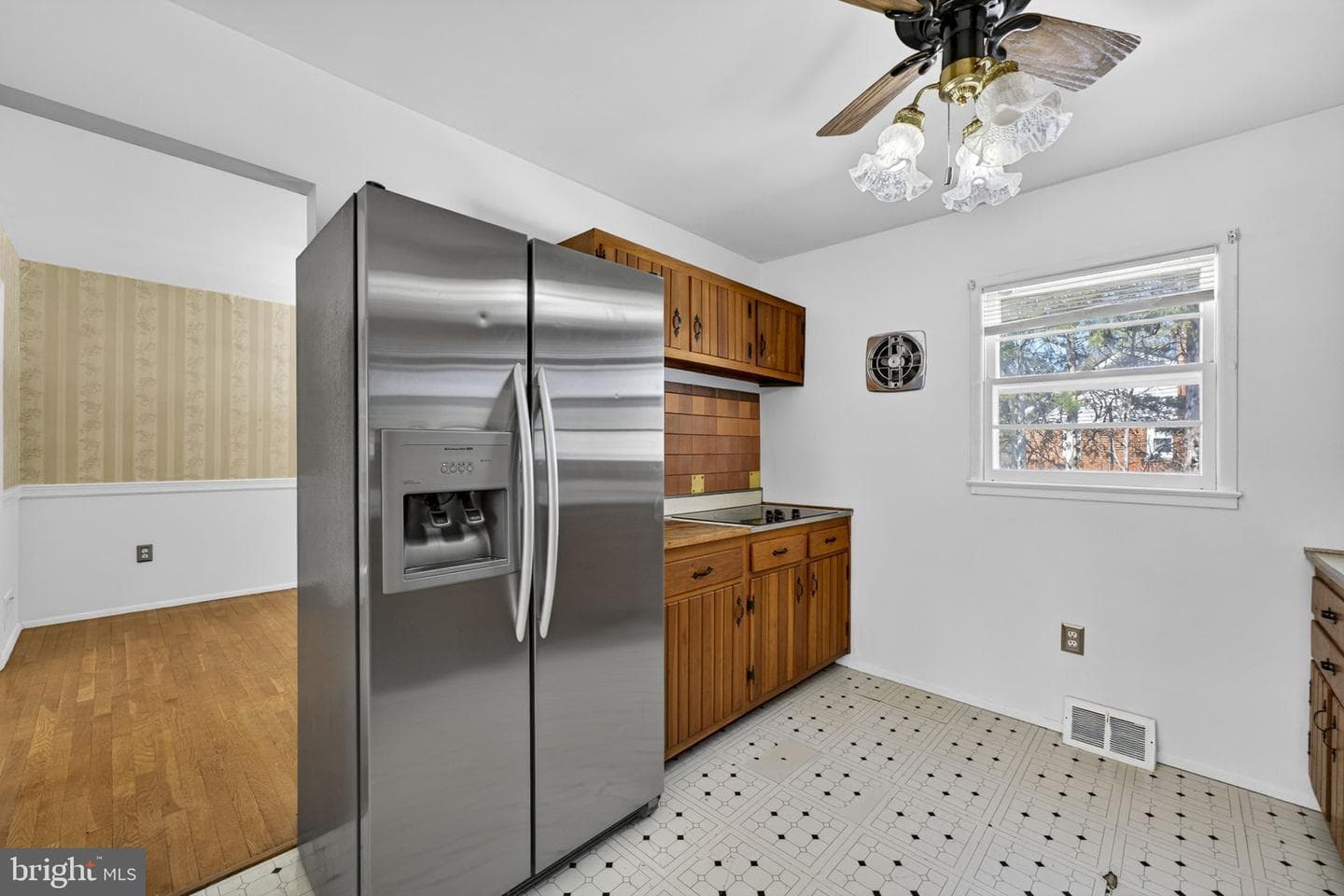 9812 Lomond Drive photo 20