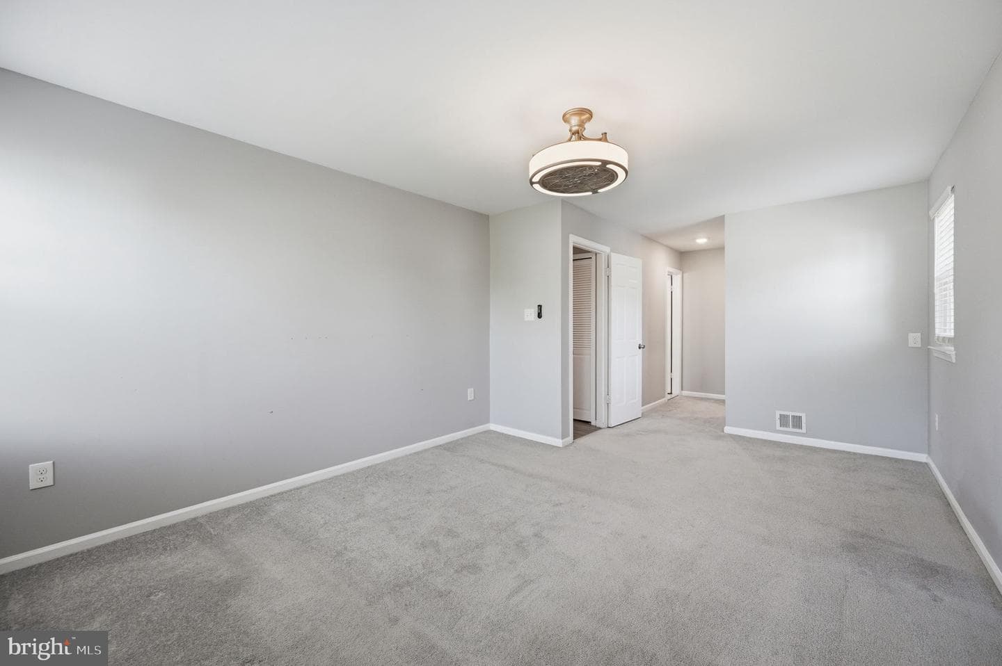 6079 Ponhill Dr photo 17