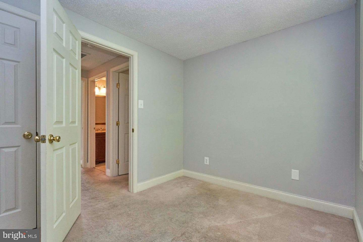 3242 Wyndale Court photo 16