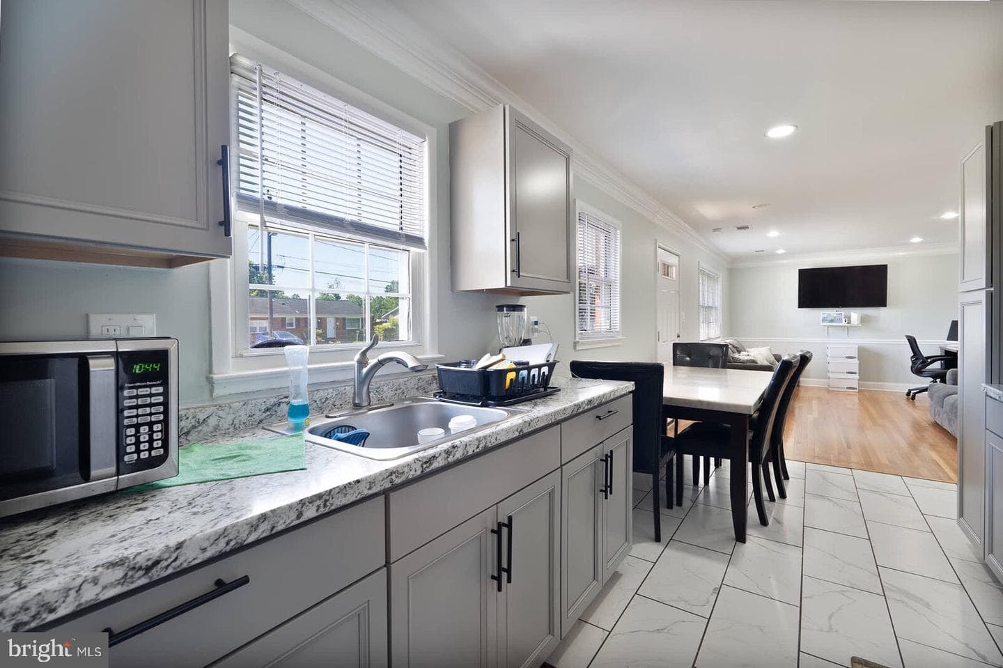 9444 Lafayette Avenue photo 4