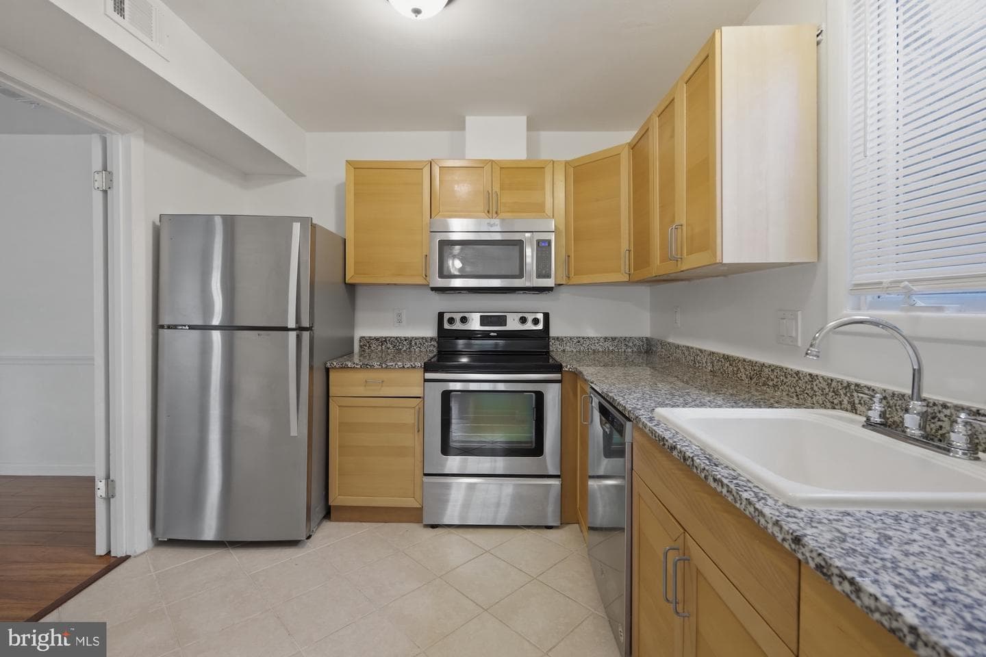 2832 Chablis Circle photo 4