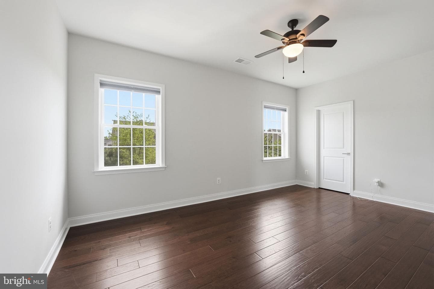5853 Waterloo Bridge Circle photo 64