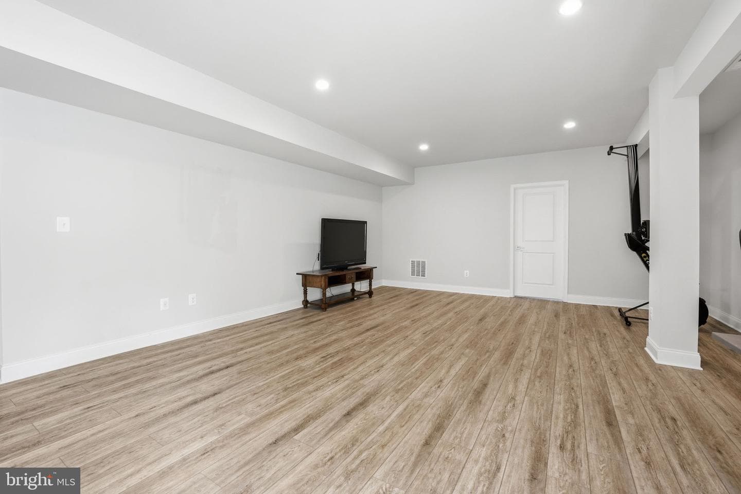 5853 Waterloo Bridge Circle photo 77