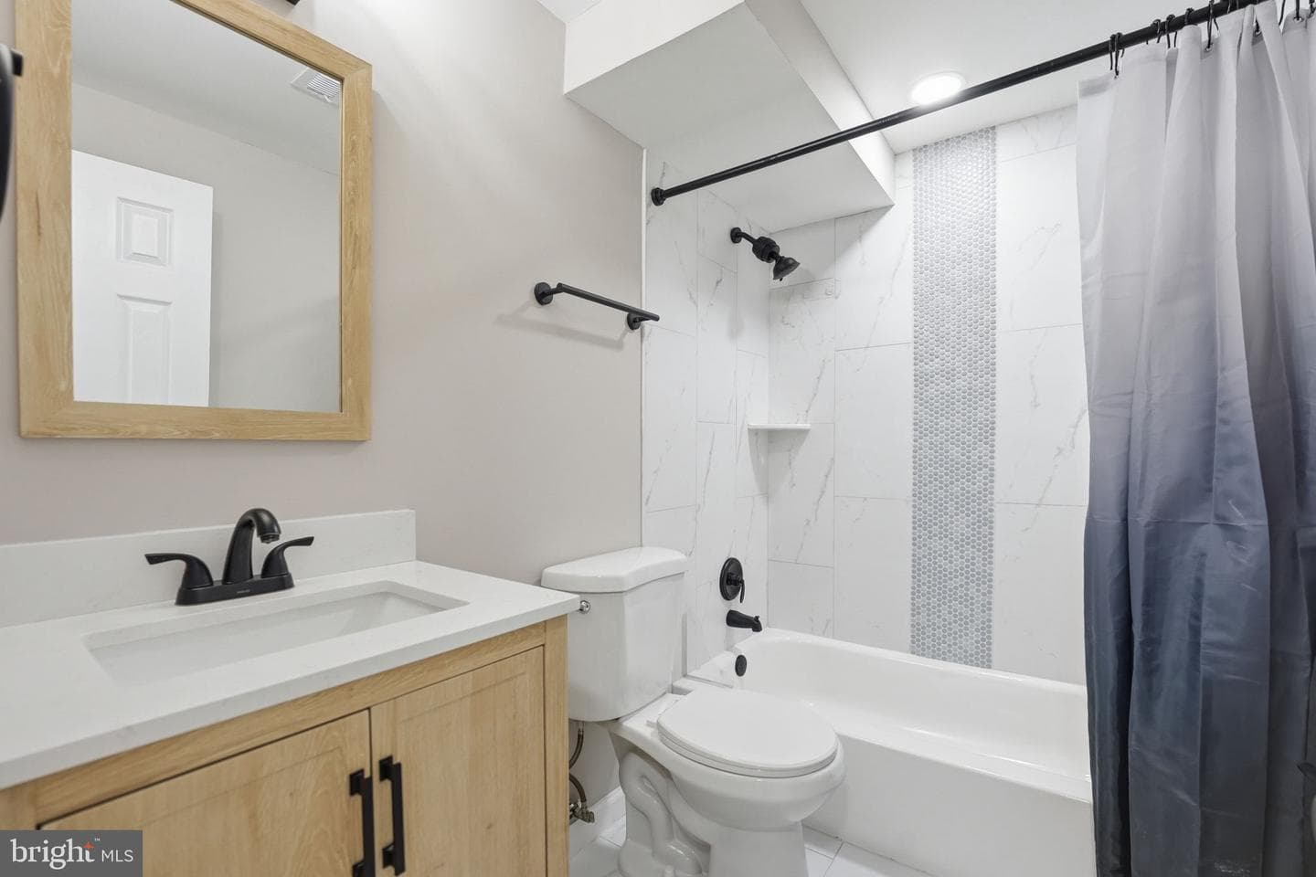 3008 Albany Court photo 23