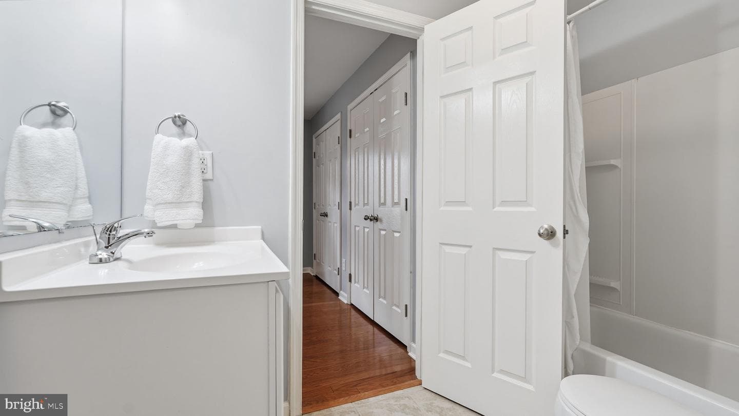 4281 Wiltshire Place photo 38
