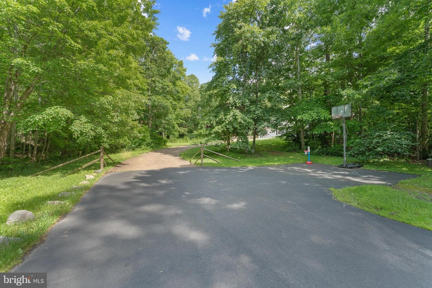 8047 Counselor Road photo 3