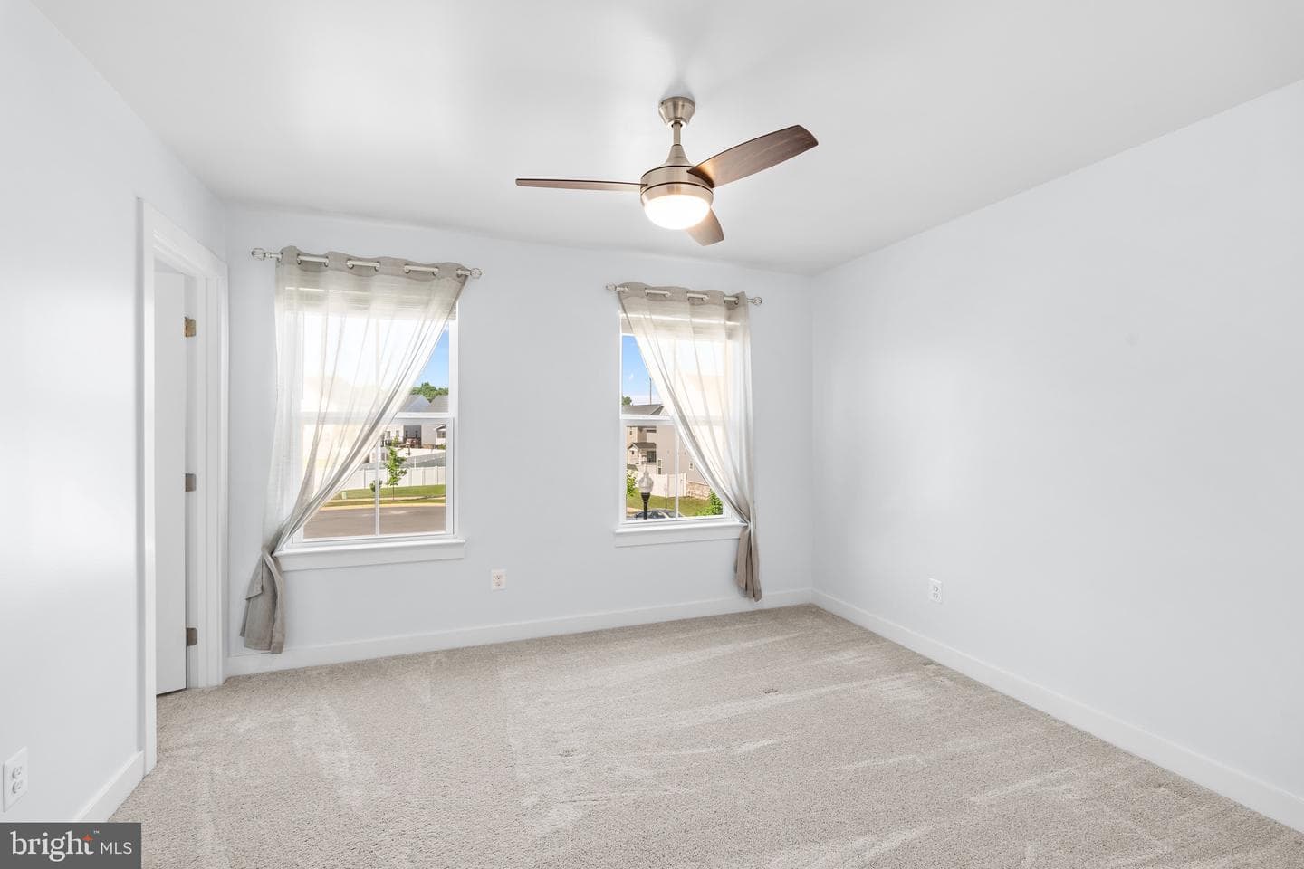 7483 Flag Point Court photo 37