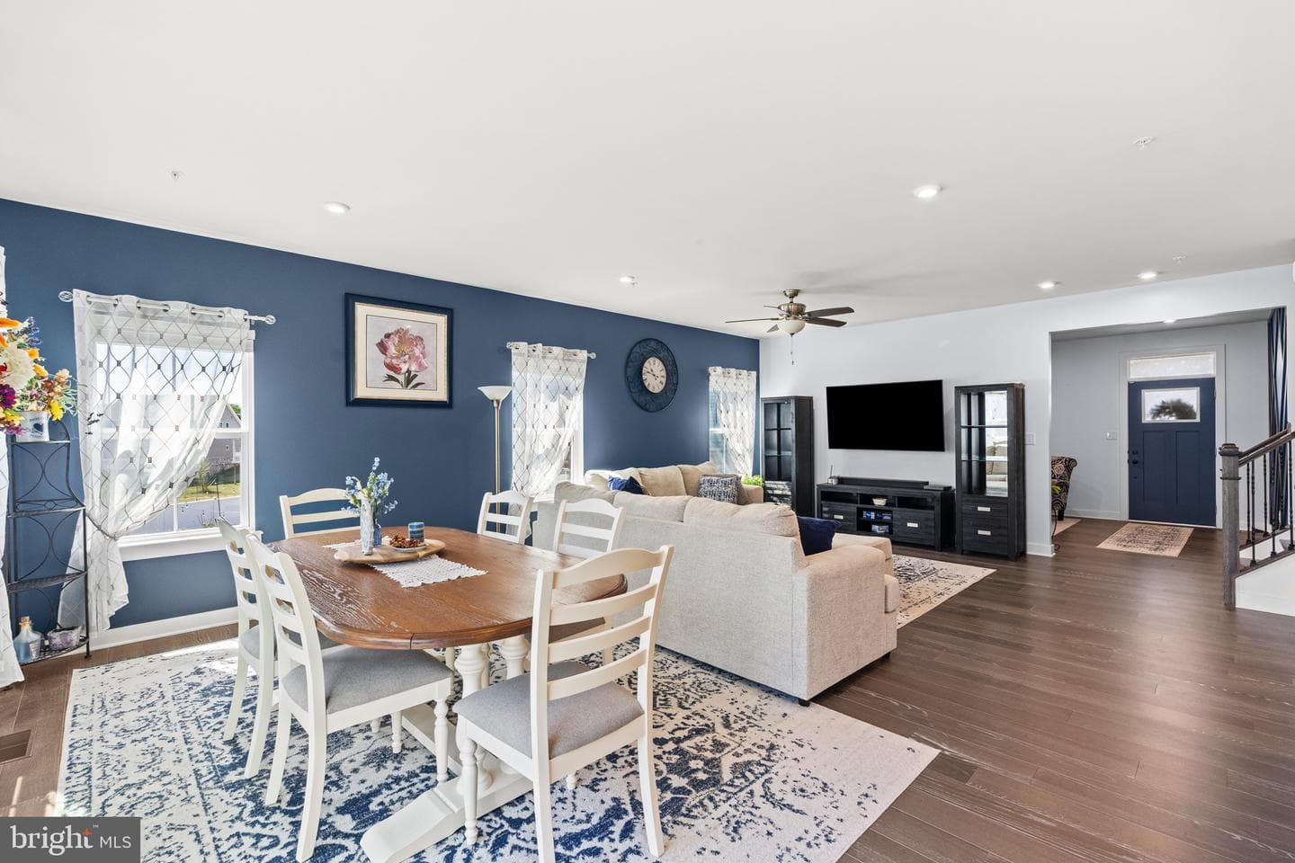 7483 Flag Point Court photo 9