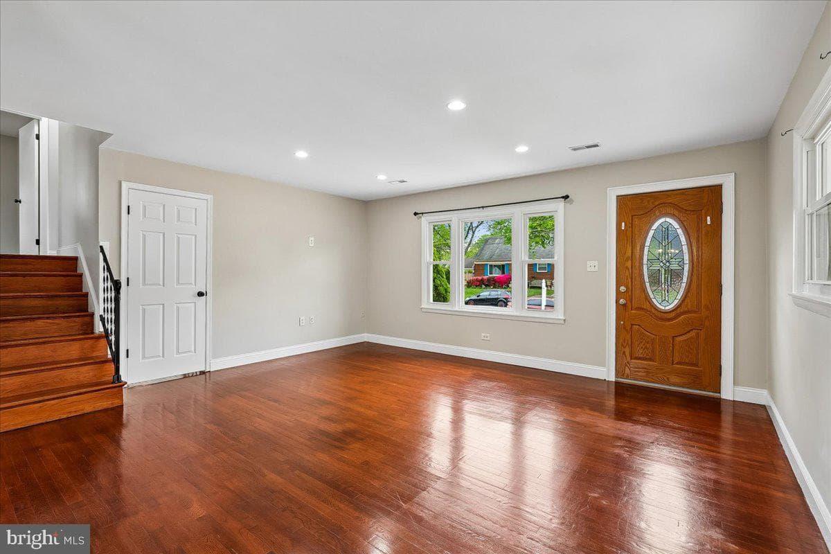 13919 Mathews Drive photo 9