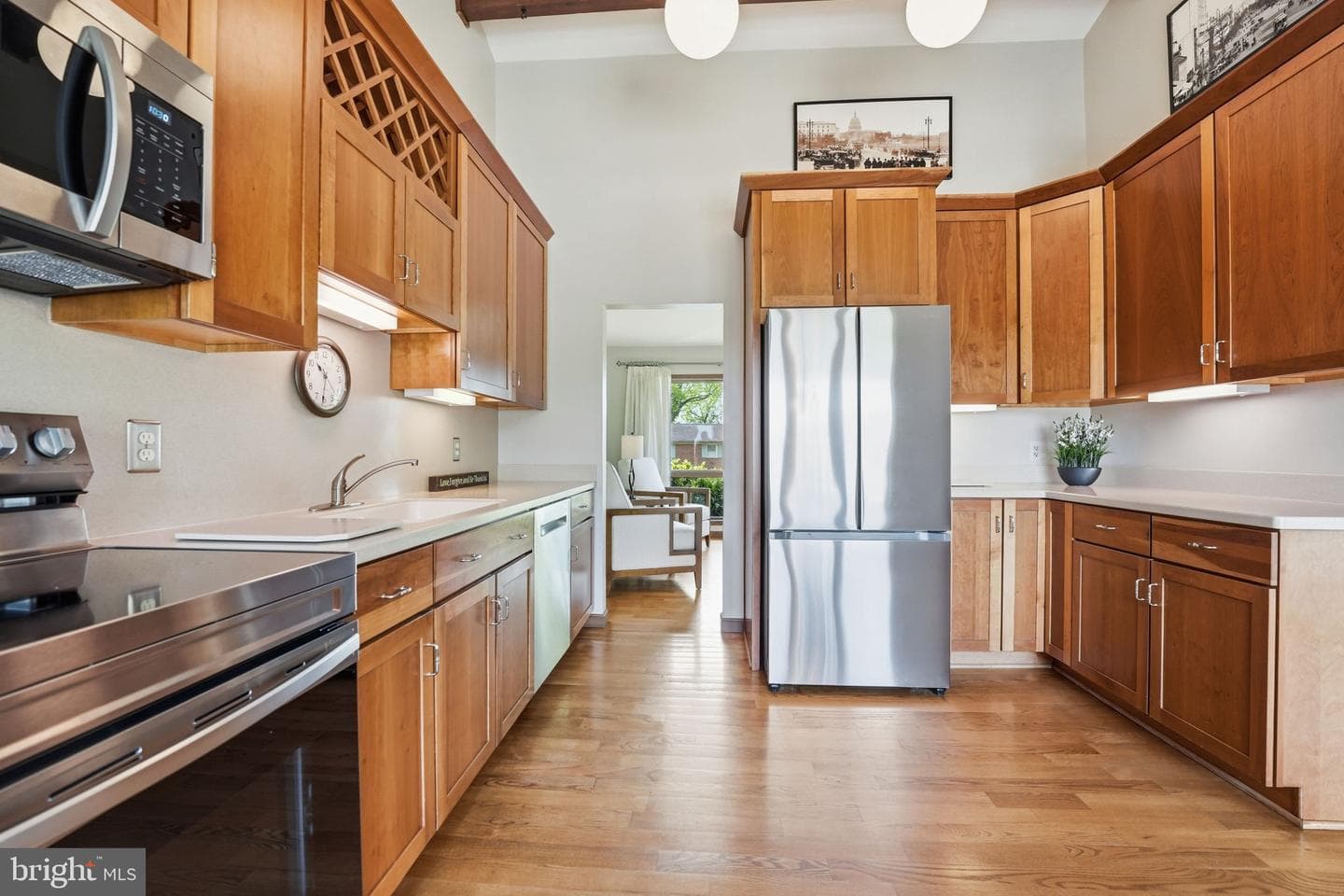 908 Bay Street photo 14