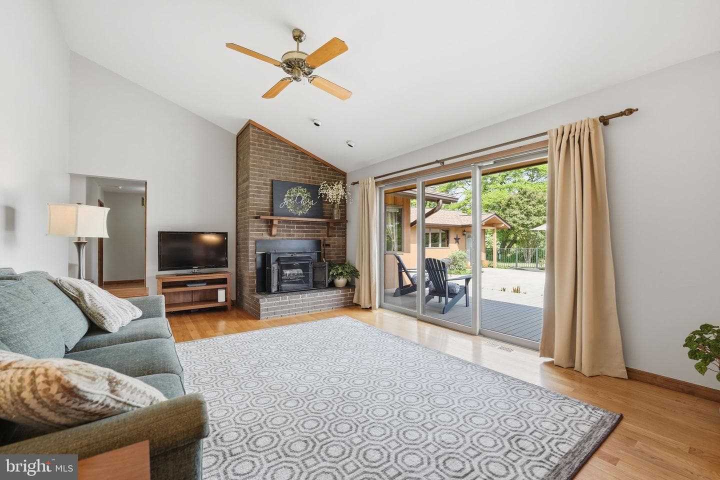 908 Bay Street photo 16