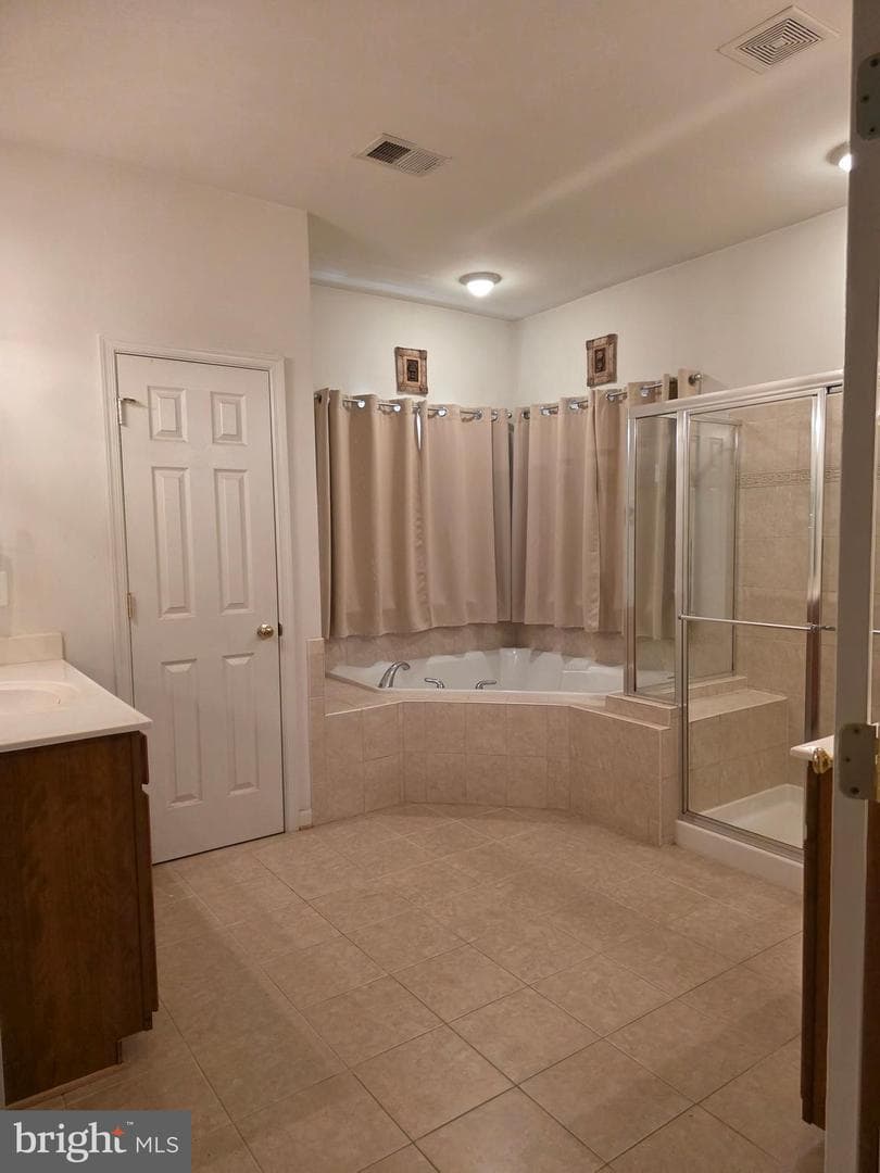 5672 Caribbean Court photo 15