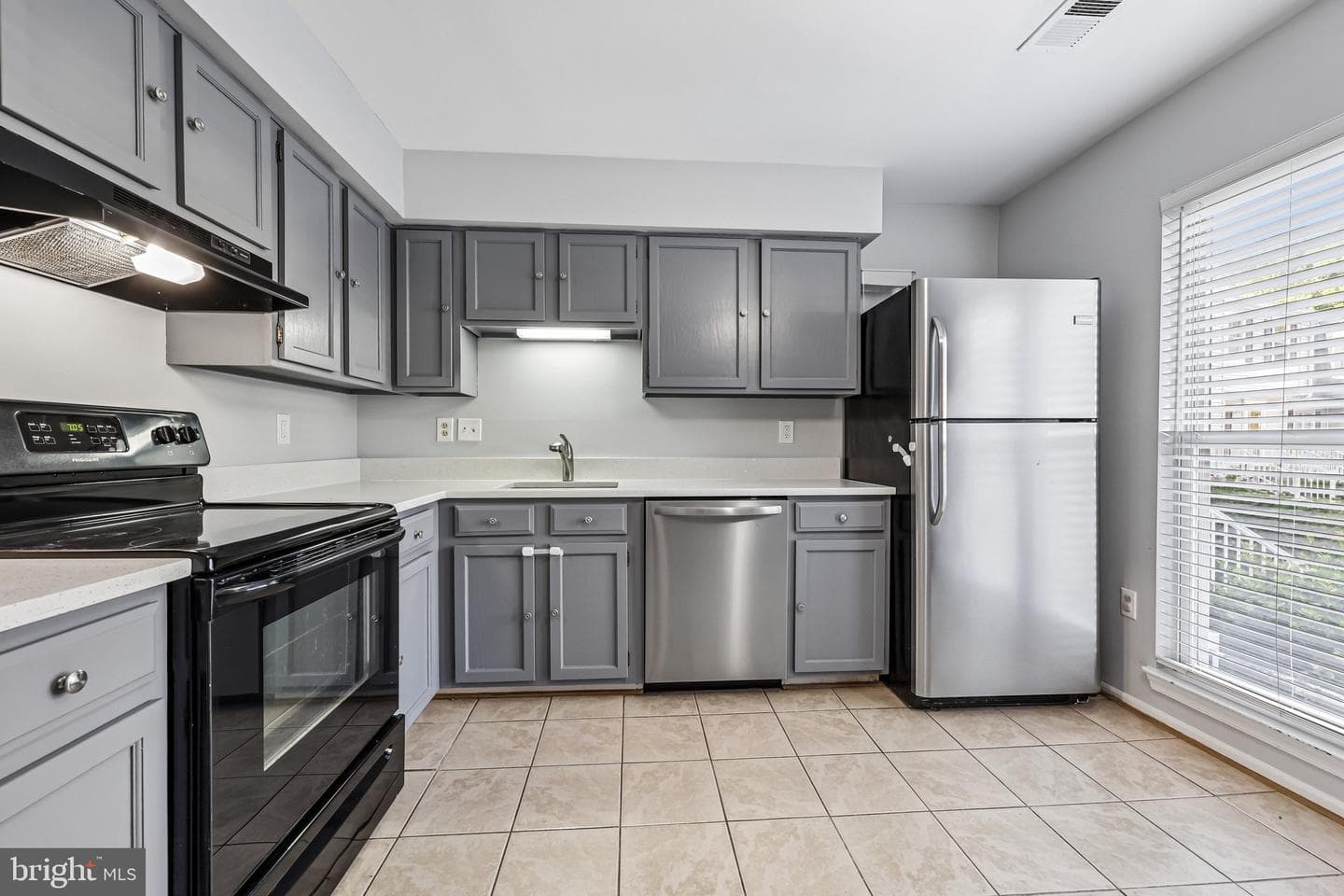 2856 Burgundy Place photo 4