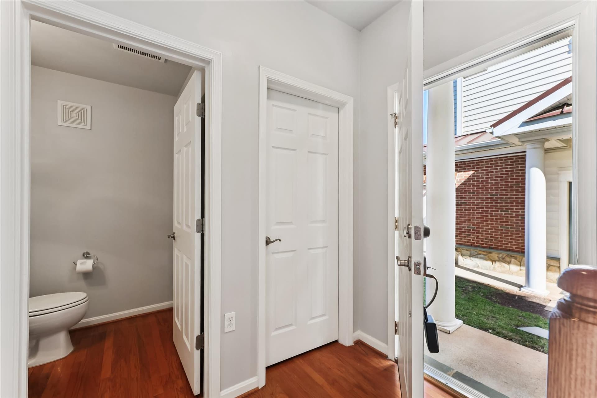 6821 Hampton Bay Lane photo 5