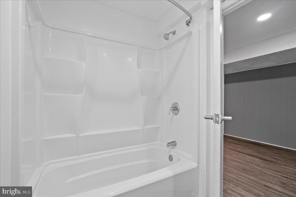 2839 Bowes Lane photo 33