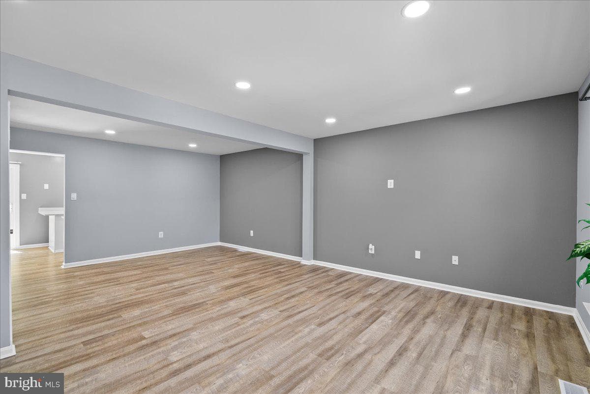 2839 Bowes Lane photo 9