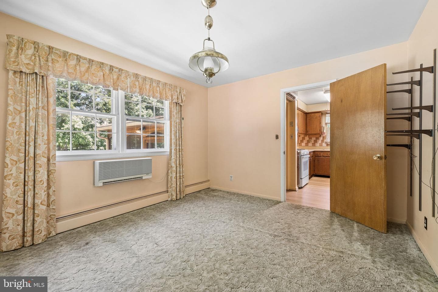 2112 Youngs Drive photo 11