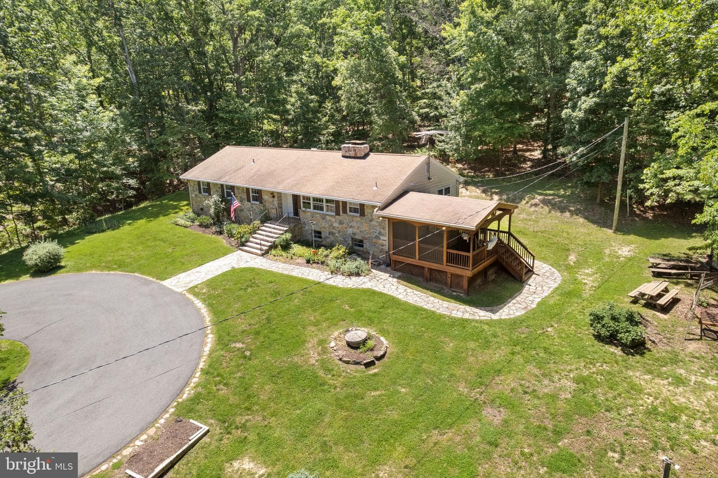 2112 Youngs Drive photo 3