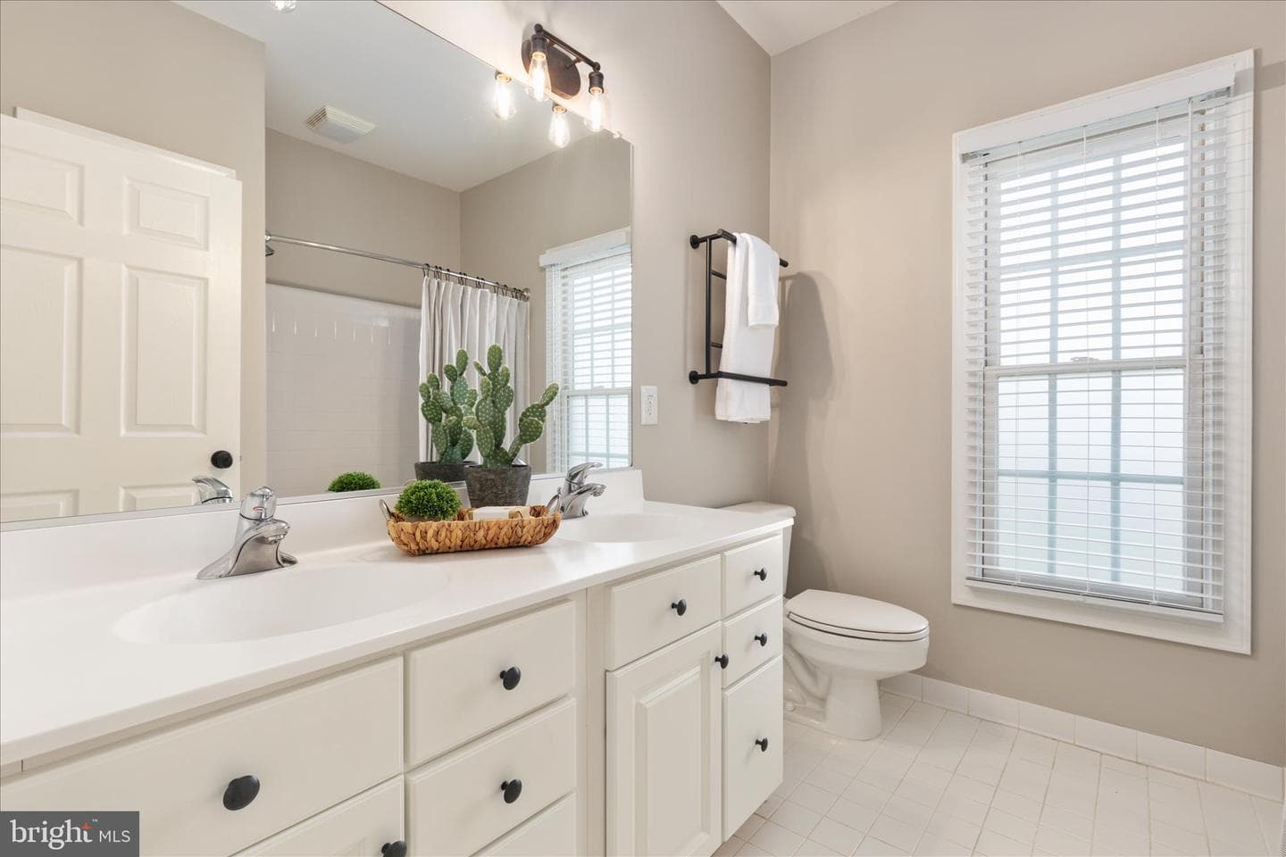 9713 Lennice Way photo 34