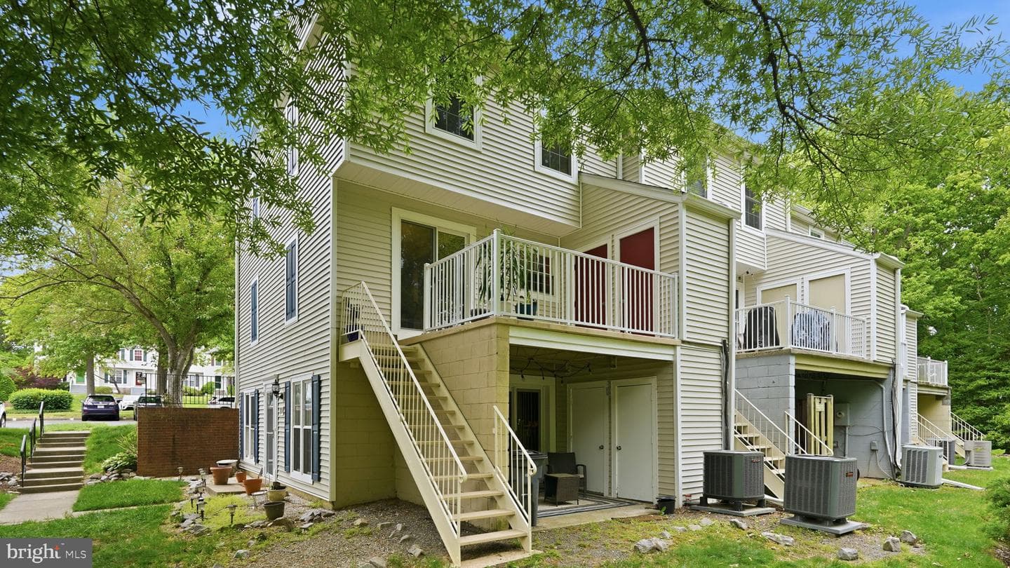 2866 Burgundy Place photo 21