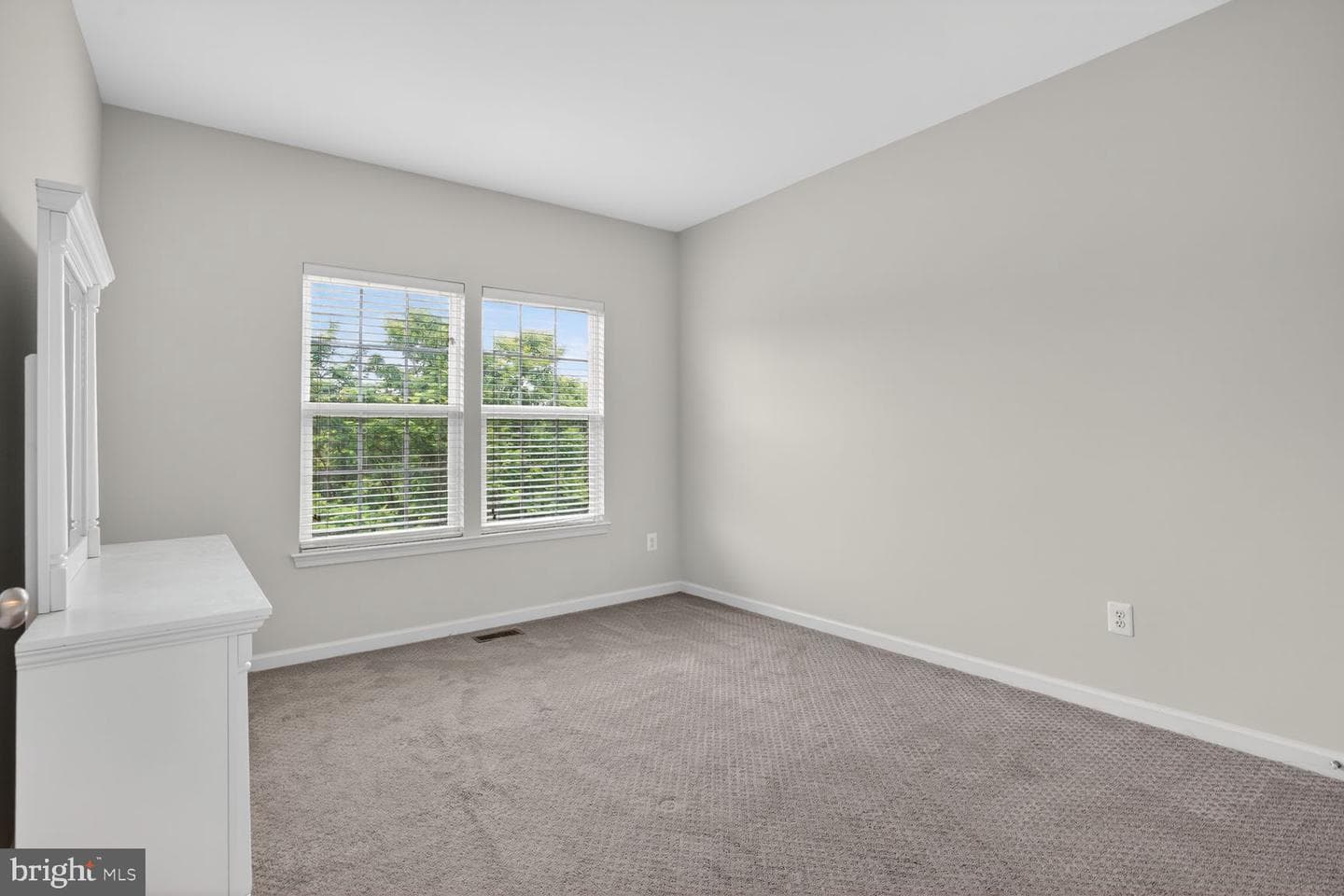 2621 Eastbourne Drive photo 18