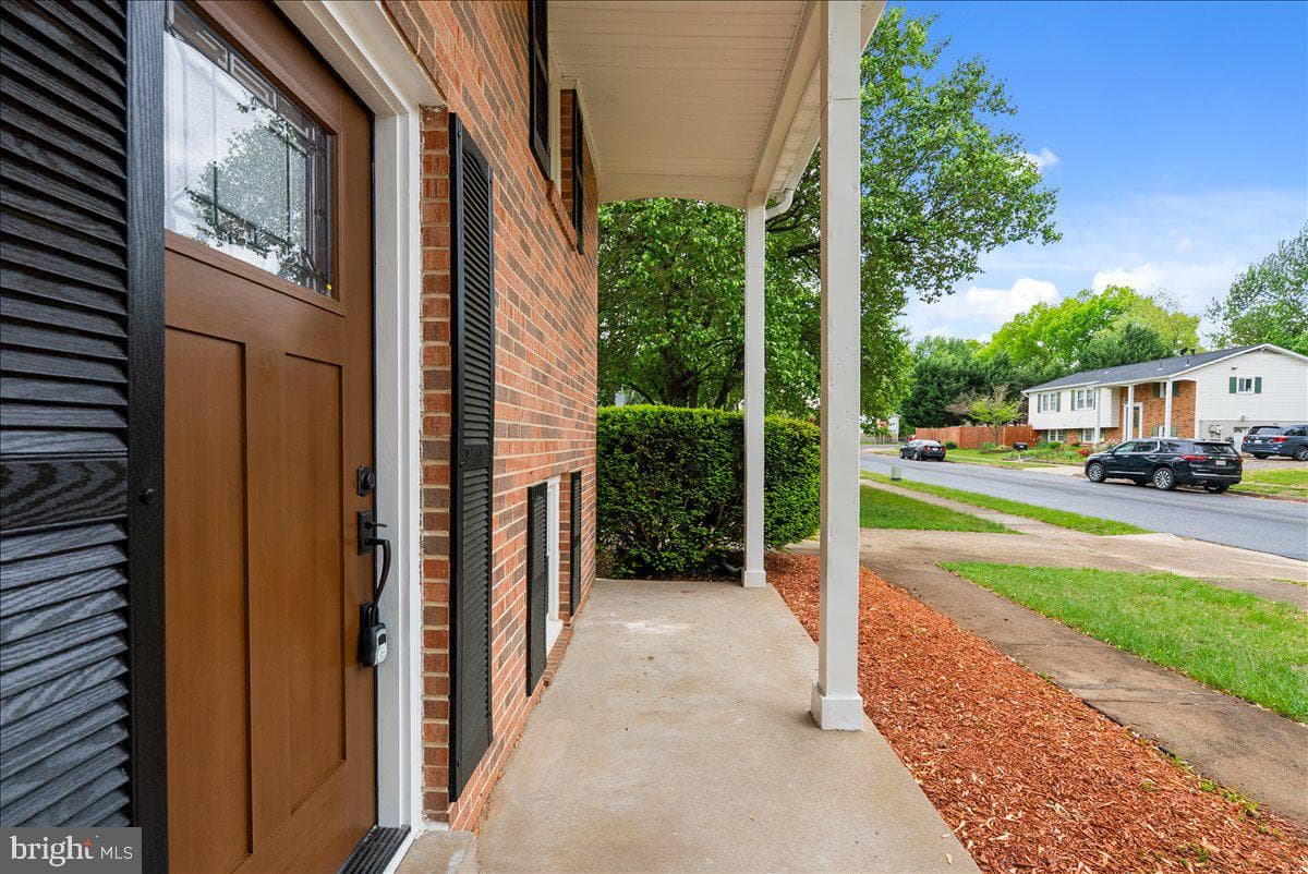 7987 Deward Court photo 3