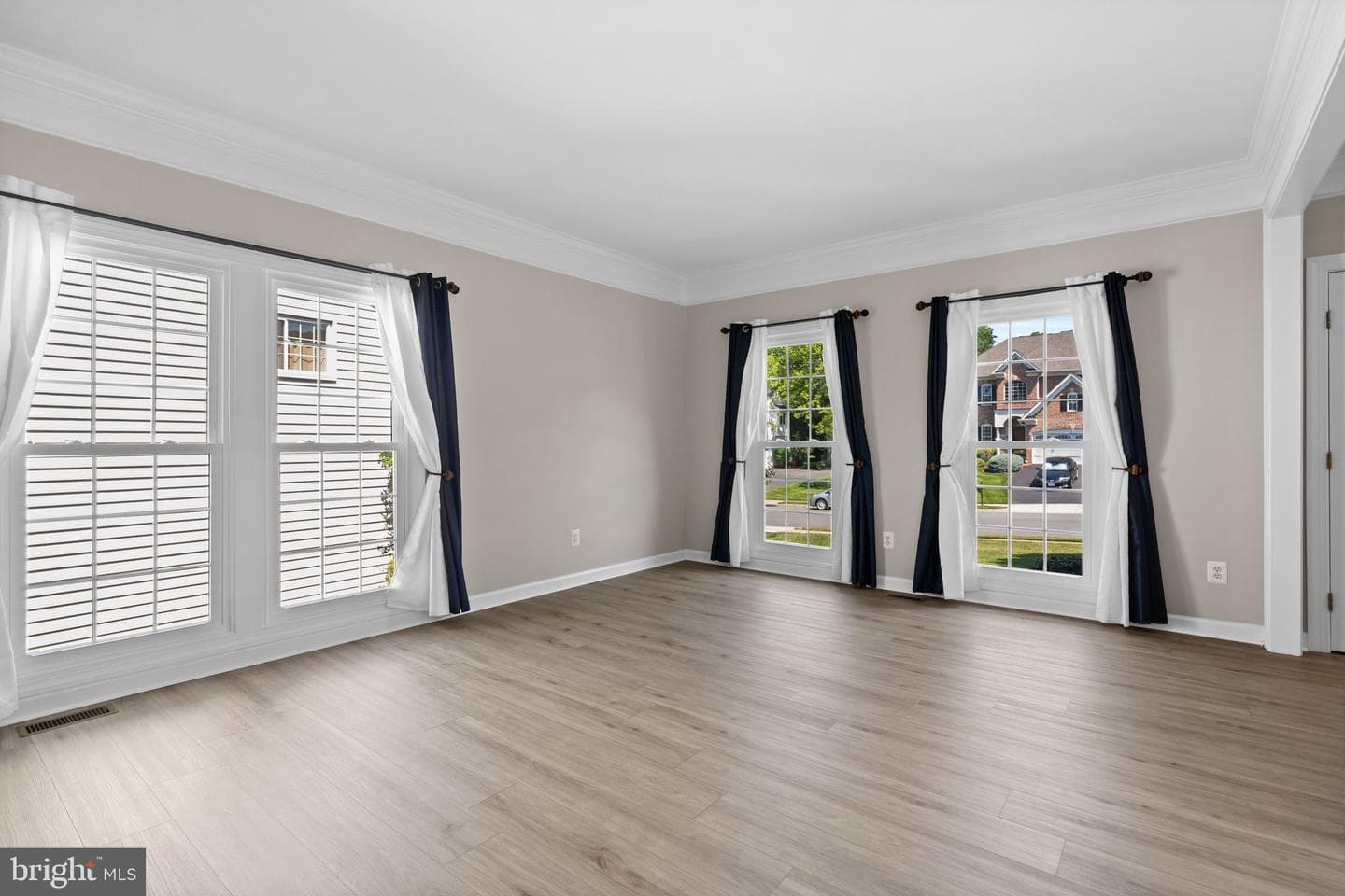 12923 Champlain Drive photo 42