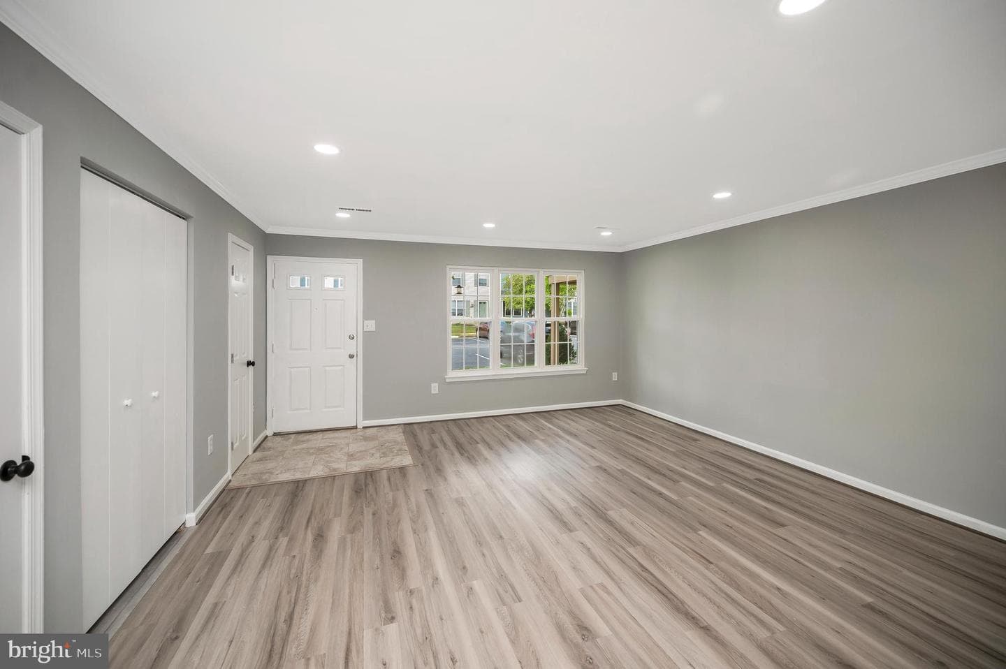 3634 Dahlgren Place photo 8