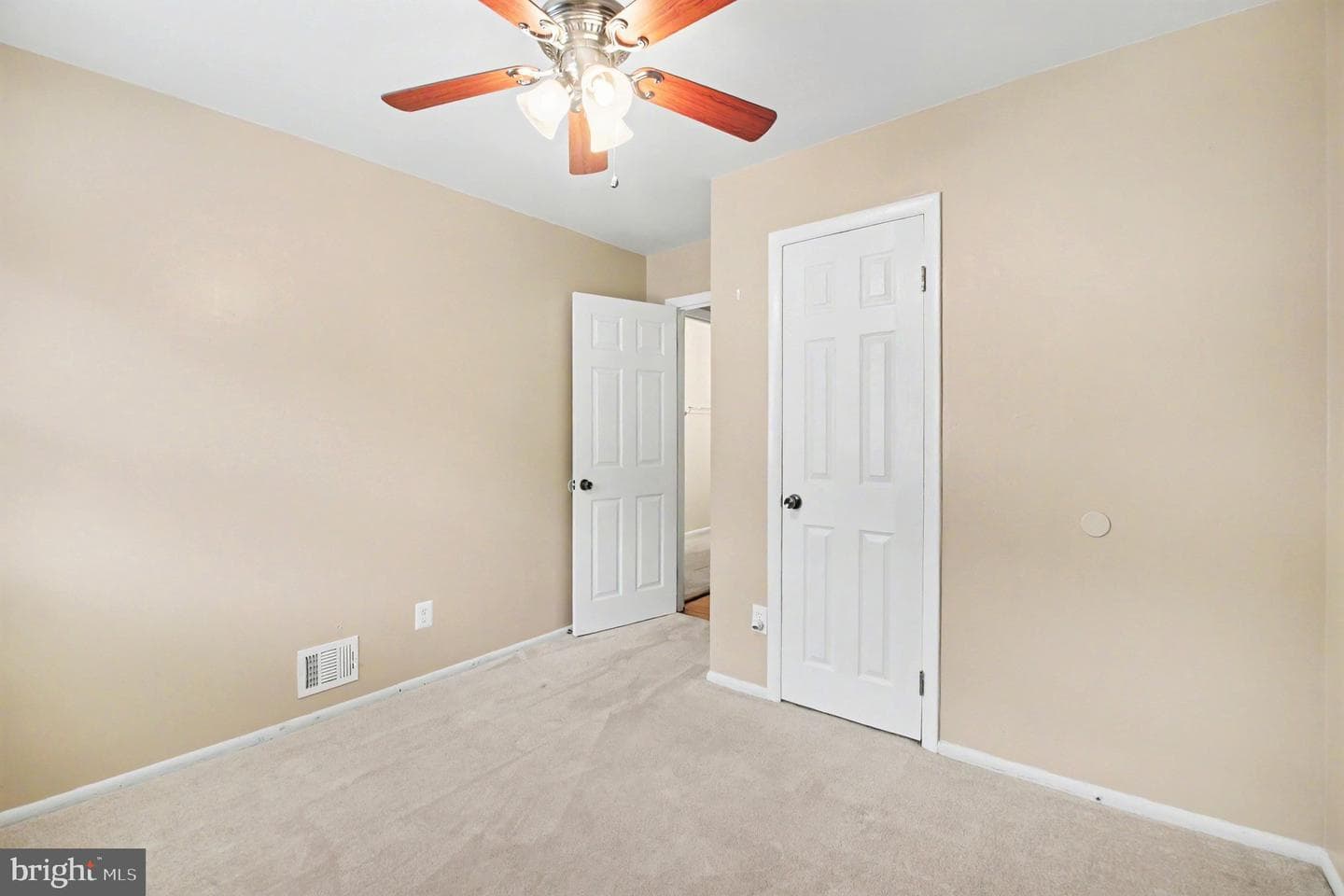 4918 Longhorn Dr photo 13