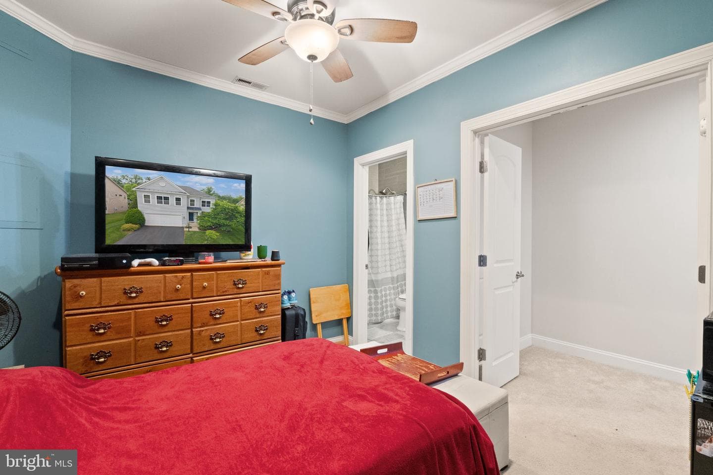 6874 Noyes Avenue photo 35