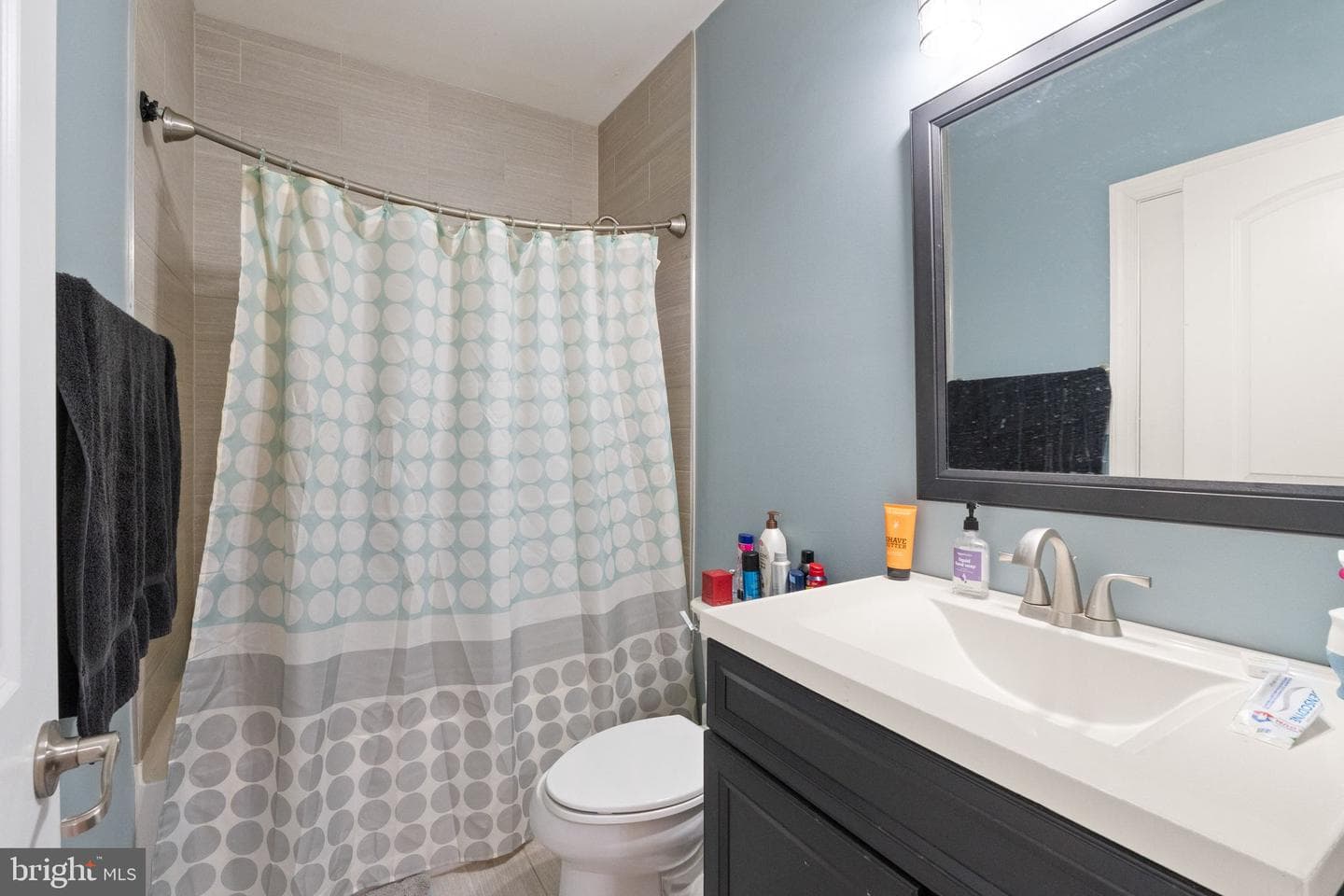 6874 Noyes Avenue photo 36