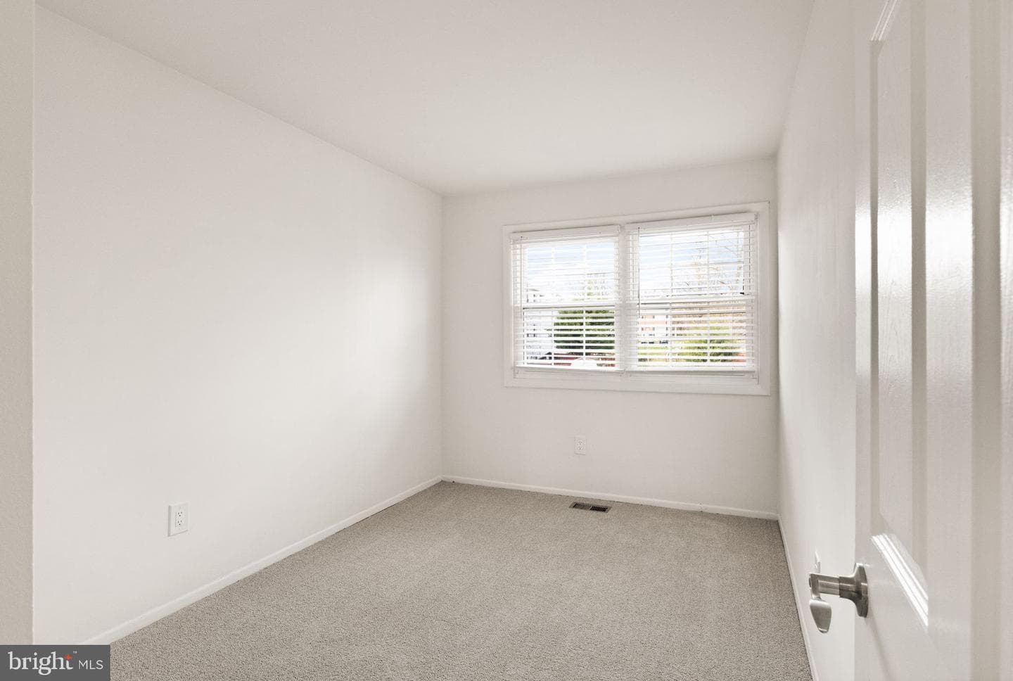 14748 Tamarack Place photo 24