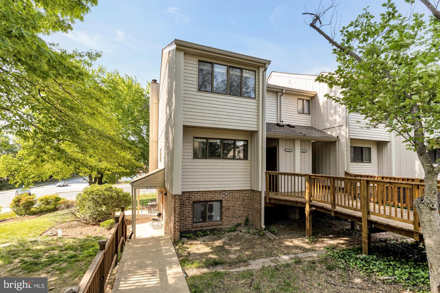 2103 Old Landing Way photo 2
