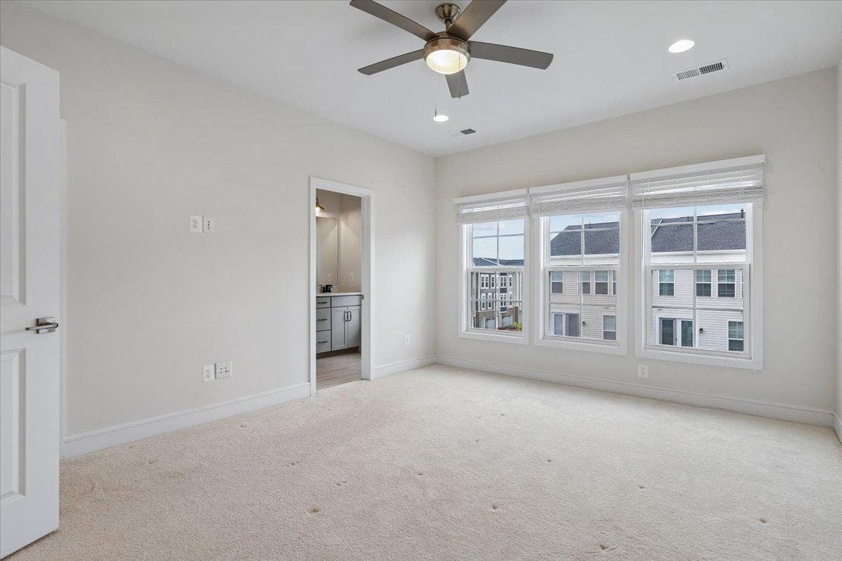 6703 Upland Manor Drive photo 12