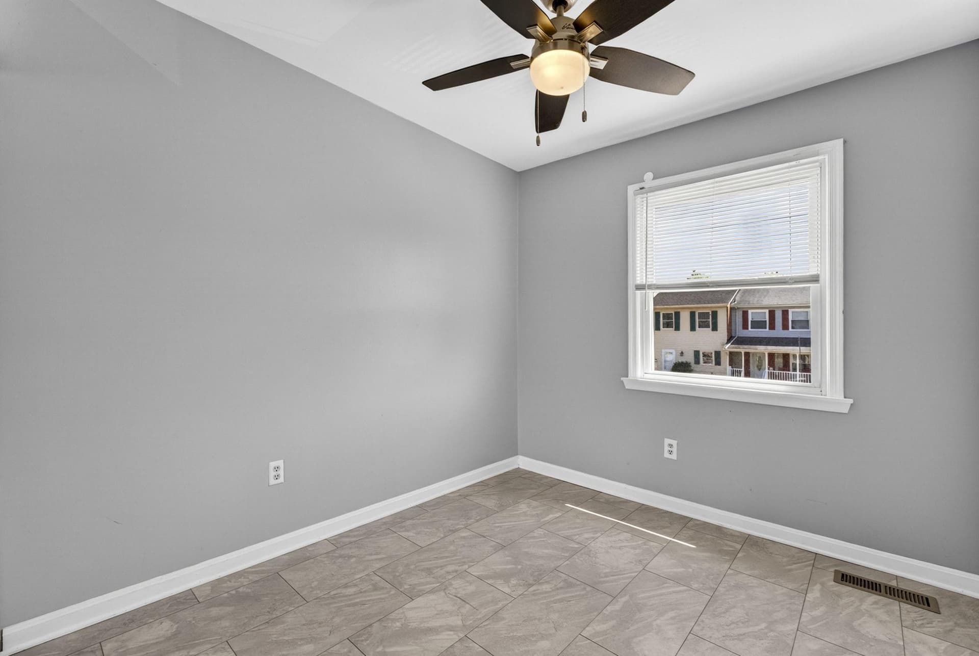8636 Newton Place photo 14
