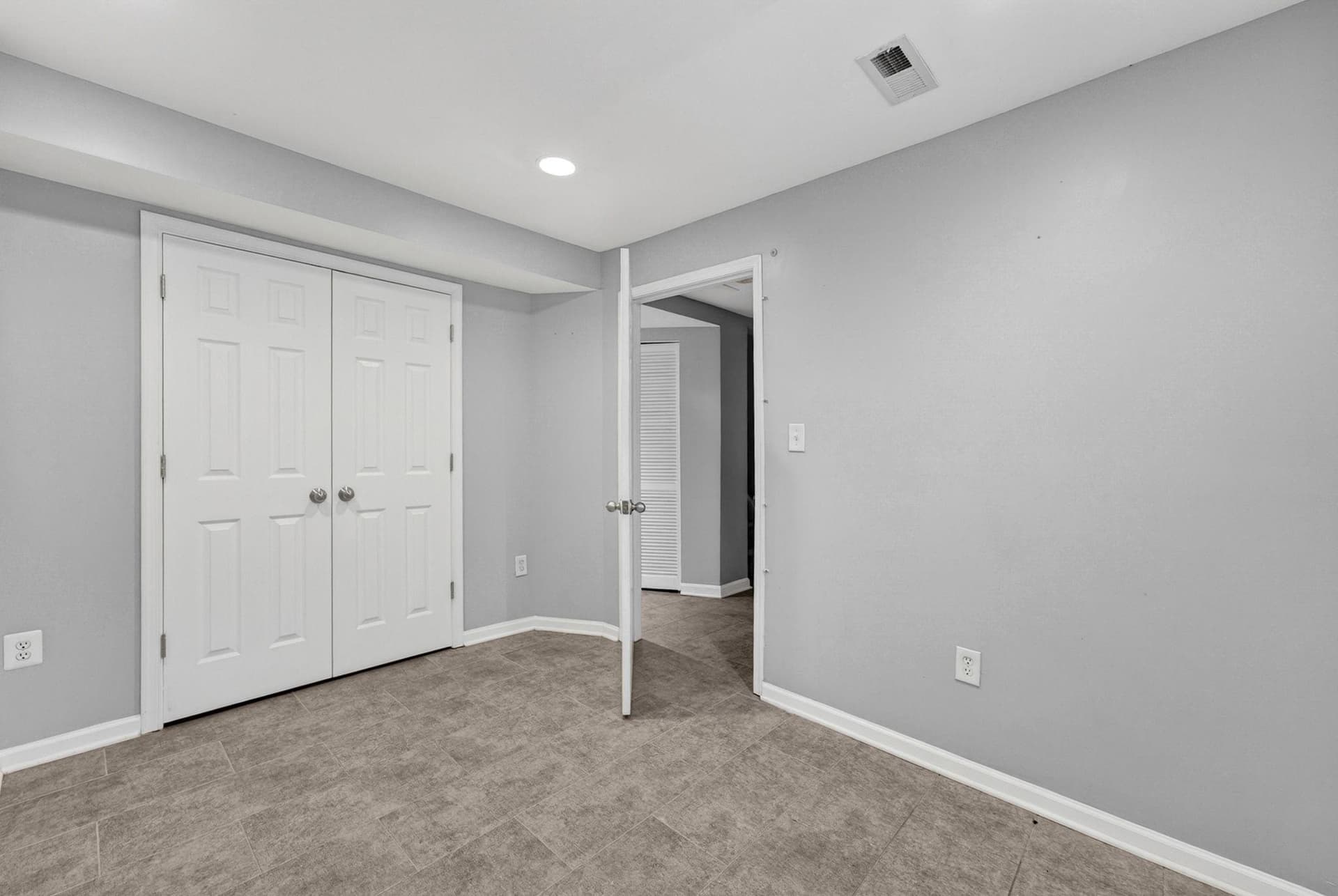 8636 Newton Place photo 16