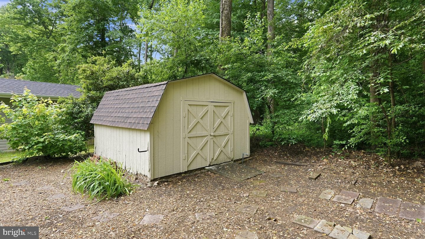 2515 Tabor Court photo 37