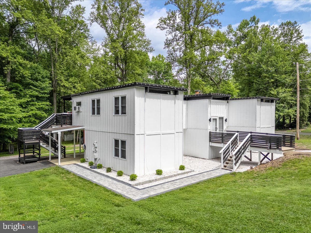 7200 Ridgeway Dr photo 1