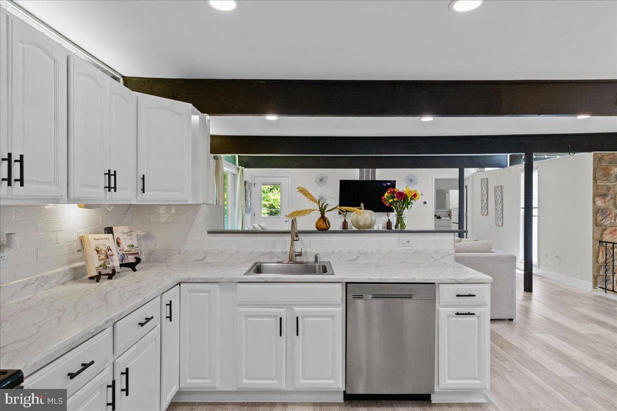 7200 Ridgeway Dr photo 17