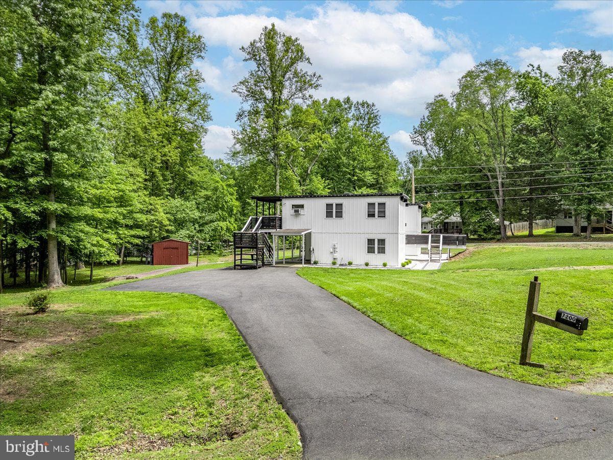 7200 Ridgeway Dr photo 2