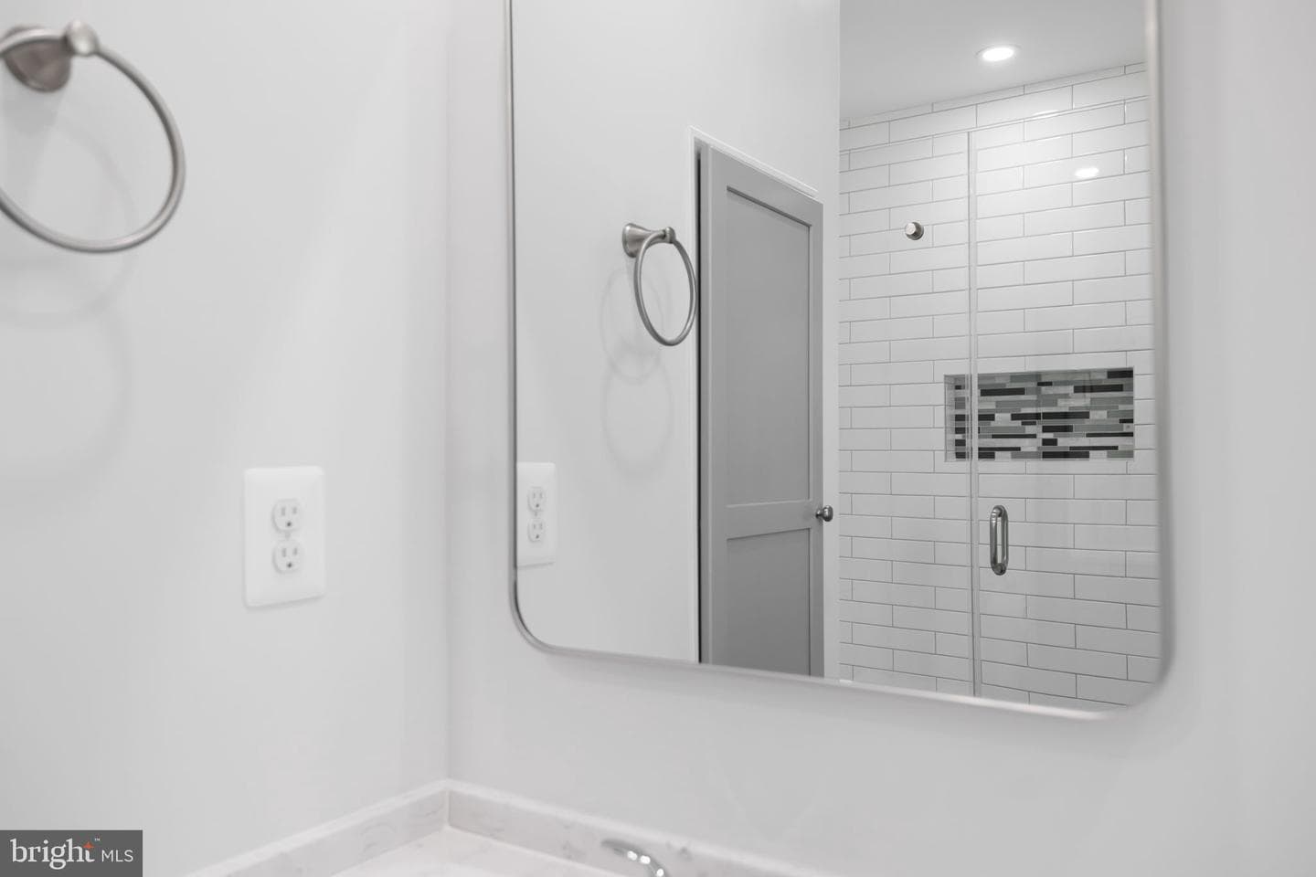 9803 Greenview Lane photo 15